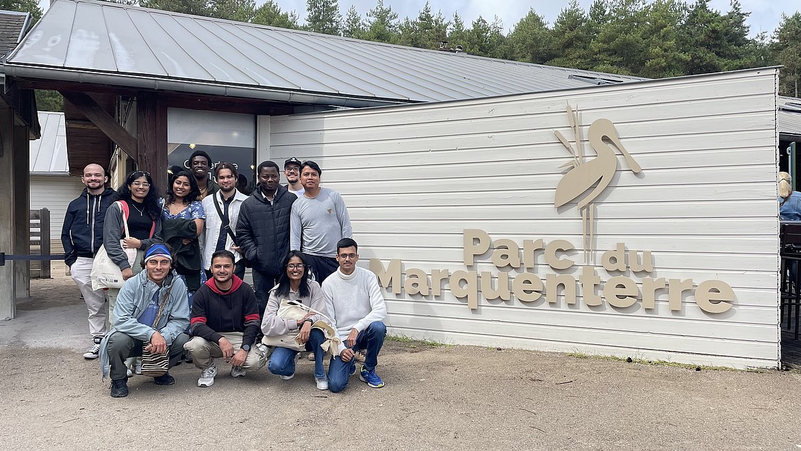 Students in front of Parc du Marquenterre
